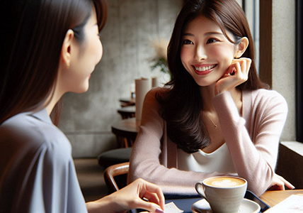 カフェで会話するイメージ